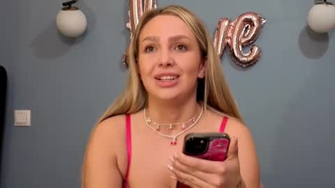 AnnaMaee online show from 03-07-25, 06:54