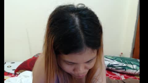 Snapshot of xsexyhotmomma69x chatting on 02-20-26, 05:37 merayel online show from 02-20-26, 05:37