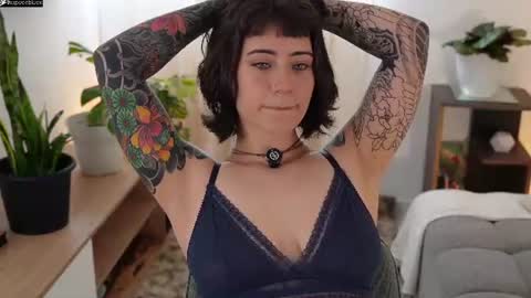 Blue online show from 06-09-26, 10:43