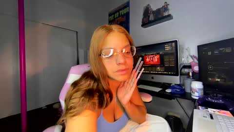 xStarGazingx online show from 09-28-25, 07:58