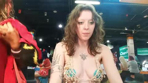 Snapshot of xsunsub chatting on 04-12-26, 06:02 Sunny Daze online show from 04-12-26, 06:02