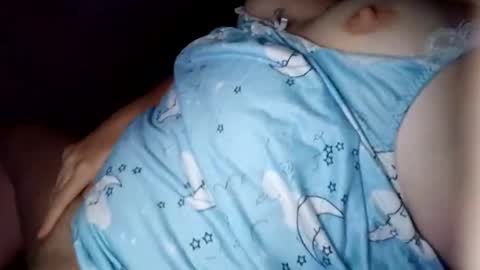 Snapshot of xsweetxgirl27x chatting on 10-22-25, 04:02 xsweetxgirl27x online show from 10-22-25, 04:02