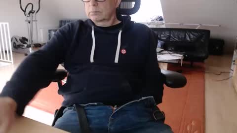 xtommix69 online show from 12-22-25, 01:41