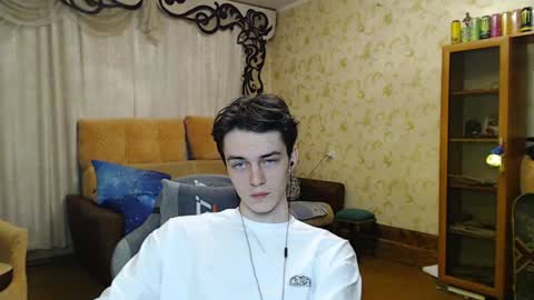 Snapshot of xtraqqq chatting on 12-16-24, 08:37 traqqq online show from 12-16-24, 08:37