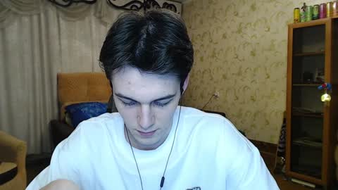 Snapshot of xtraqqq chatting on 12-19-24, 07:40 traqqq online show from 12-19-24, 07:40