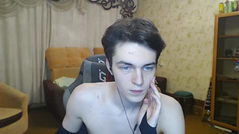 Snapshot of xtraqqq chatting on 12-24-24, 10:39 traqqq online show from 12-24-24, 10:39