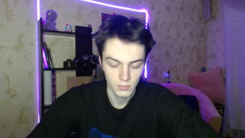 Snapshot of xtraqqq chatting on 02-23-25, 08:33 traqqq online show from 02-23-25, 08:33