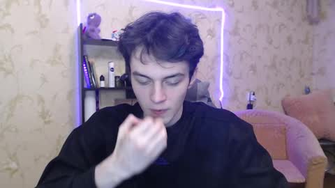 Snapshot of xtraqqq chatting on 03-04-25, 07:11 traqqq online show from 03-04-25, 07:11