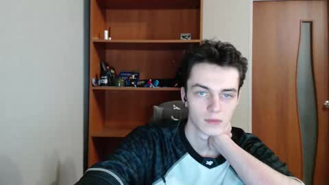 Snapshot of xtraqqq chatting on 09-11-25, 07:58 traqqq online show from 09-11-25, 07:58