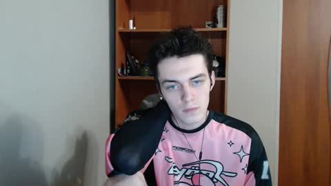 Snapshot of xtraqqq chatting on 09-25-25, 09:07 traqqq online show from 09-25-25, 09:07