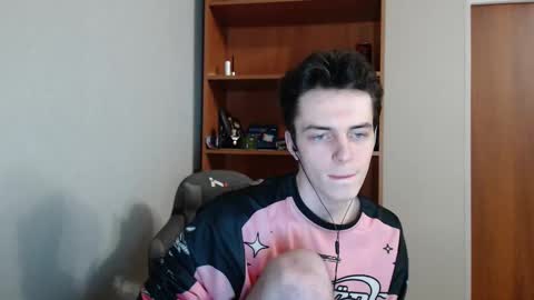 Snapshot of xtraqqq chatting on 10-02-25, 09:00 traqqq online show from 10-02-25, 09:00