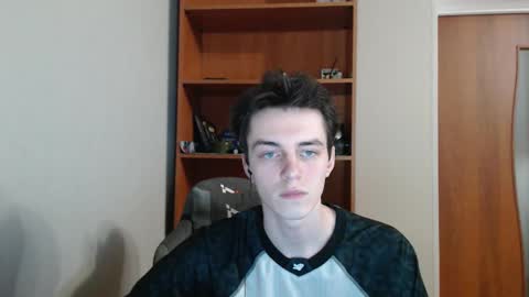 Snapshot of xtraqqq chatting on 10-09-25, 09:13 traqqq online show from 10-09-25, 09:13