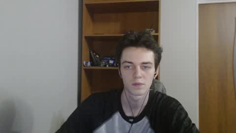 Snapshot of xtraqqq chatting on 10-20-25, 07:47 traqqq online show from 10-20-25, 07:47