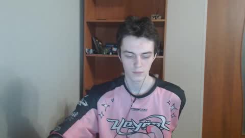 Snapshot of xtraqqq chatting on 10-21-25, 10:10 traqqq online show from 10-21-25, 10:10