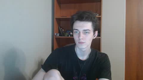 Snapshot of xtraqqq chatting on 10-23-25, 07:45 traqqq online show from 10-23-25, 07:45