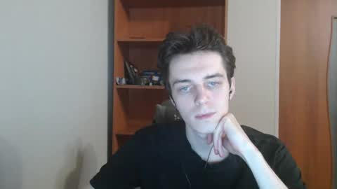 Snapshot of xtraqqq chatting on 10-24-25, 07:43 traqqq online show from 10-24-25, 07:43