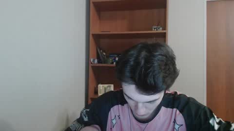 Snapshot of xtraqqq chatting on 10-31-25, 09:27 traqqq online show from 10-31-25, 09:27