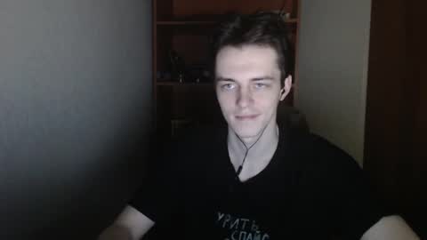 Snapshot of xtraqqq chatting on 11-04-25, 08:19 traqqq online show from 11-04-25, 08:19