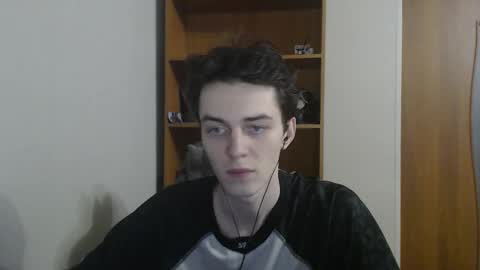 Snapshot of xtraqqq chatting on 11-16-25, 07:19 traqqq online show from 11-16-25, 07:19