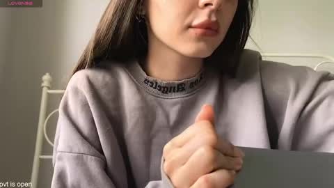 Lily online show from 05-12-26, 12:13