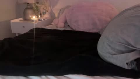Lily online show from 05-16-26, 07:45
