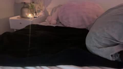 Lily online show from 05-16-26, 08:18
