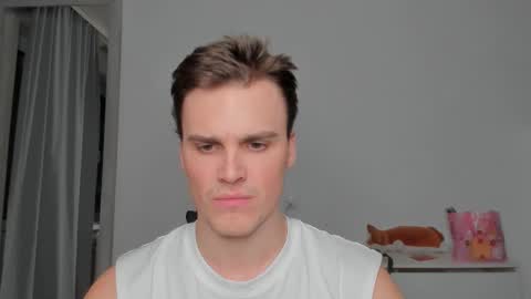 Snapshot of xx_raul_xx_ chatting on 02-20-26, 07:58 raul online show from 02-20-26, 07:58