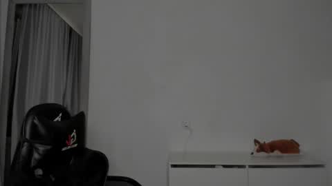 Snapshot of xx_raul_xx_ chatting on 02-23-26, 12:19 raul online show from 02-23-26, 12:19