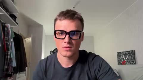 Snapshot of xx_raul_xx_ chatting on 08-05-26, 08:44 raul online show from 08-05-26, 08:44