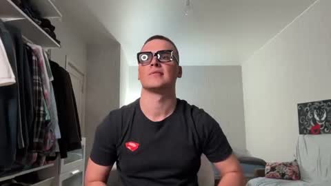 Snapshot of xx_raul_xx_ chatting on 08-07-26, 09:50 raul online show from 08-07-26, 09:50
