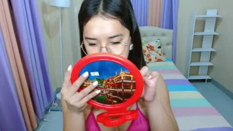CHLOES ROOM online show from 06-18-26, 10:52