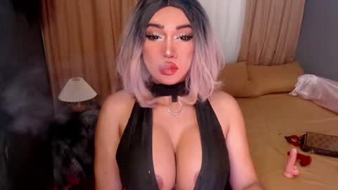 Snapshot of xxcinddyxx chatting on 01-12-26, 11:04 cinddy online show from 01-12-26, 11:04