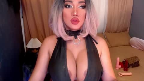 Snapshot of xxcinddyxx chatting on 01-14-26, 06:41 cinddy online show from 01-14-26, 06:41
