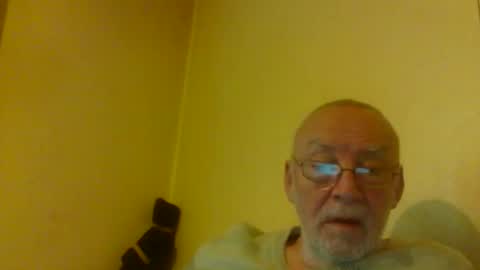 Snapshot of xxdavidxxt chatting on 01-19-25, 12:06 David online show from 01-19-25, 12:06
