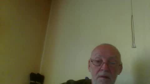Snapshot of xxdavidxxt chatting on 03-25-26, 12:55 David online show from 03-25-26, 12:55