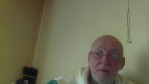 Snapshot of xxdavidxxt chatting on 03-26-26, 11:27 David online show from 03-26-26, 11:27