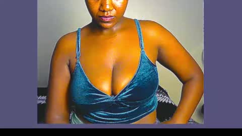 Snapshot of xxfleurlove chatting on 12-13-24, 01:04 xxfleurlove online show from 12-13-24, 01:04