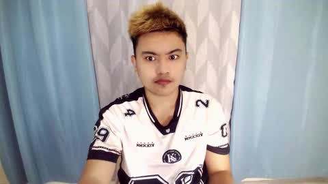 Snapshot of xxhotloyd_cummerx chatting on 11-04-25, 03:27 Loyd online show from 11-04-25, 03:27