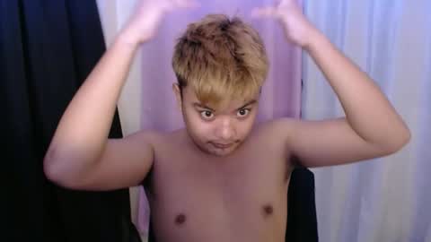 Snapshot of xxhotloyd_cummerx chatting on 11-08-25, 11:10 Loyd online show from 11-08-25, 11:10