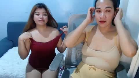 Snapshot of xxhotpinayxx610495 chatting on 12-20-24, 05:25 Sheyn Coleen online show from 12-20-24, 05:25