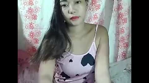 Snapshot of xxkylie18 chatting on 09-17-25, 12:51 xxkylie18 online show from 09-17-25, 12:51