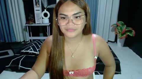 Snapshot of xxkylie_smithxx chatting on 04-26-26, 05:32 Kylie Smith online show from 04-26-26, 05:32