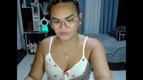 Snapshot of xxkylie_smithxx chatting on 05-07-26, 05:18 Kylie Smith online show from 05-07-26, 05:18
