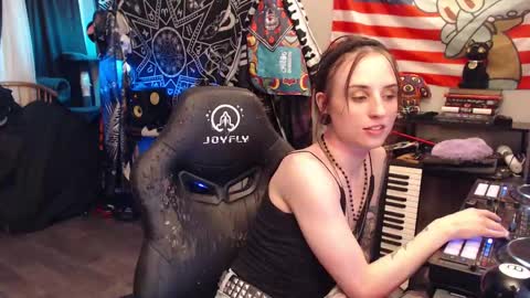 Lilith online show from 09-19-25, 02:24