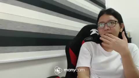 Snapshot of xxmonsterbigcockxx chatting on 09-29-25, 01:27 Kaycee online show from 09-29-25, 01:27