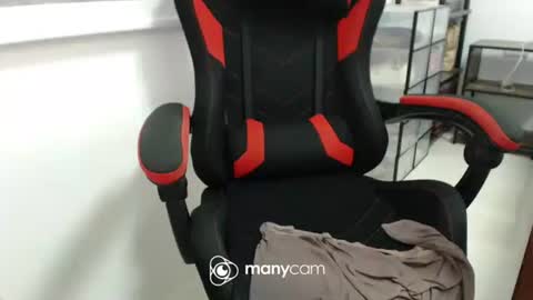 Snapshot of xxmonsterbigcockxx chatting on 10-18-25, 03:13 Kaycee online show from 10-18-25, 03:13