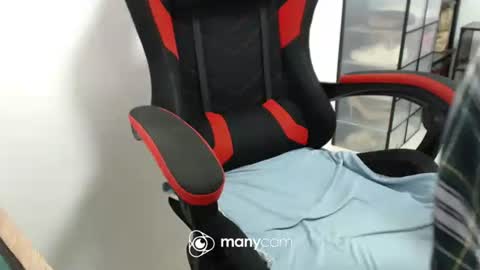 Snapshot of xxmonsterbigcockxx chatting on 10-20-25, 02:12 Kaycee online show from 10-20-25, 02:12