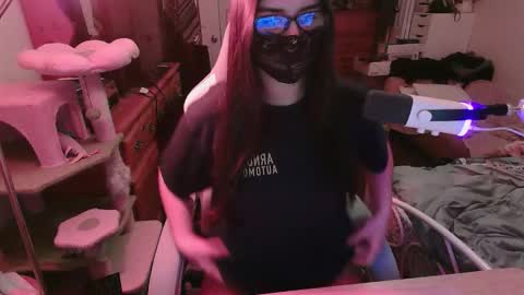 Snapshot of xxpreachersdaughterxx chatting on 02-08-26, 04:27 coco online show from 02-08-26, 04:27