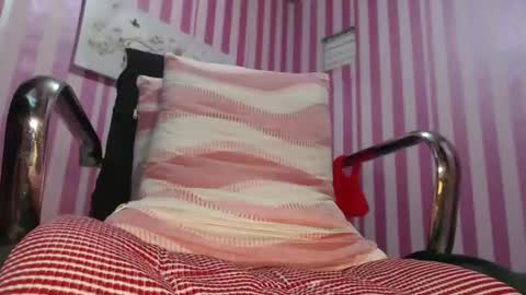 xxrowenatastycockforyouxx online show from 10-29-25, 04:37