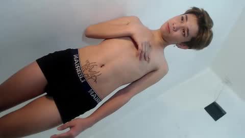 Snapshot of xxsebastian18 chatting on 12-08-24, 07:32 seb online show from 12-08-24, 07:32